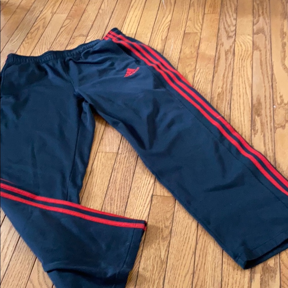 Size Large adidas pants ❤️